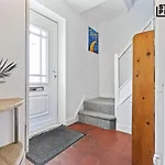 Re-locators & Contractors In Bs4, 4 Bedroom House, 7 Guests, Off-street & Car Parking בית נופש בריסטול
