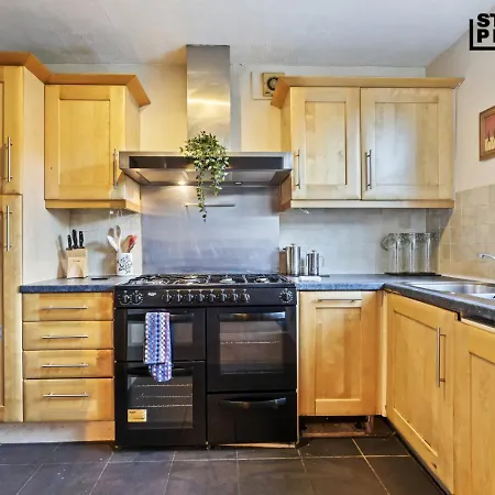 Long Fire And Wood 4bed House Free Parking 9guests Дом отдыха