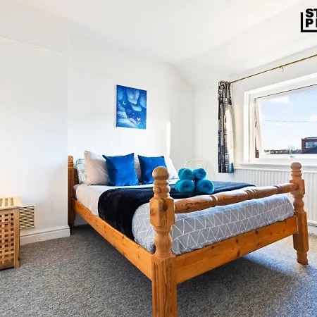 Ideal For Relocators & Contractors In Bs4, Sleeps 7 Prázdninový dům *