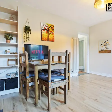 Ideal For Relocators & Contractors In Bs4, Sleeps 7 *